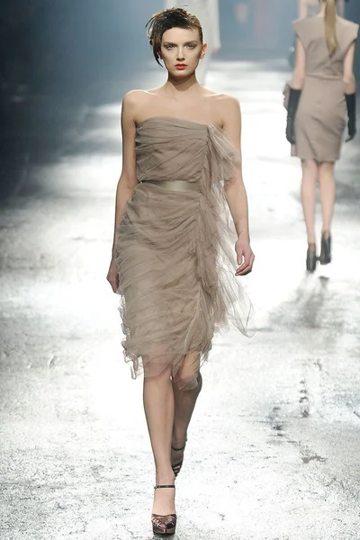 Look 17